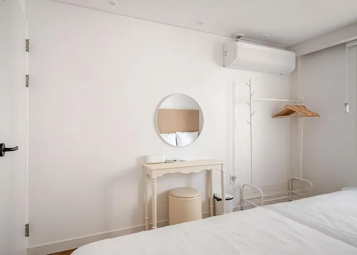 Momman 401 Apartment *