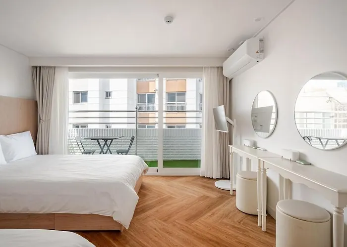 Momman 401 Apartment *