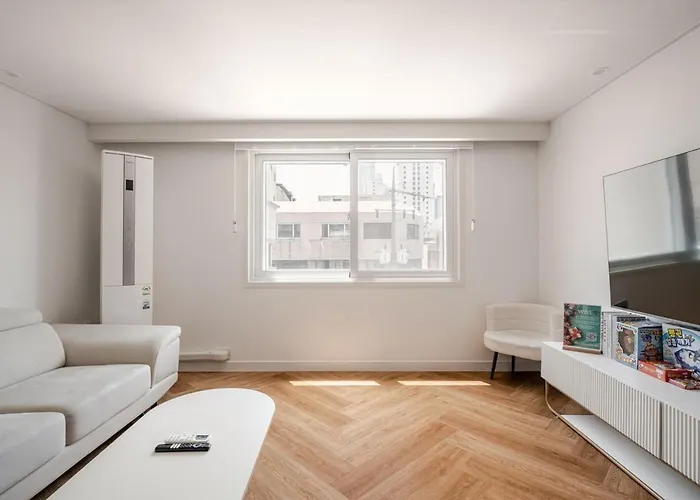 Momman 401 Apartment